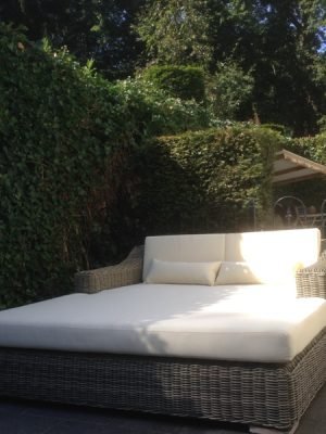 Ligbed St. Tropez bezorgd in Noordwijk