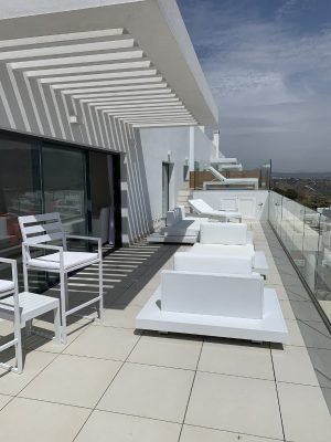 Loungeset Ibiza en meerdere tuinmeubelen bezorgd in Mijas Spanje