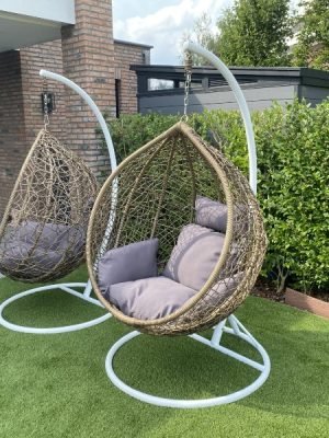 Hangstoelen Rio bezorgd in Roermond