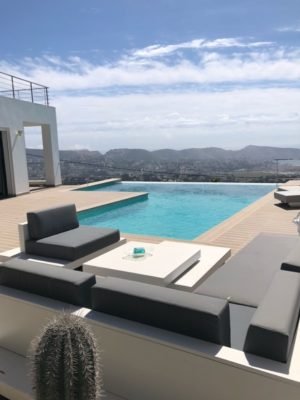 Tuinmeubelen bezorgd in Moreira Spanje