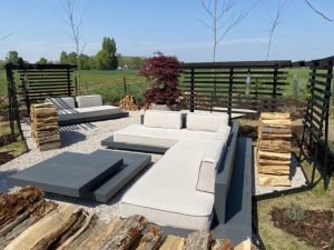 Ontdek de beste design ligbedden in                      VOEREN ! Van loungesets en ligbedden tot tuinsets