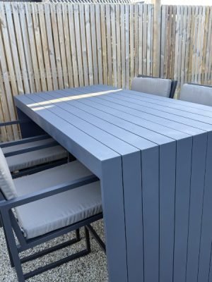 Barset Ibiza bezorgd in Numansdorp